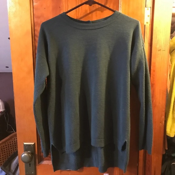FOREVER 21 Sweater - Picture 1 of 3